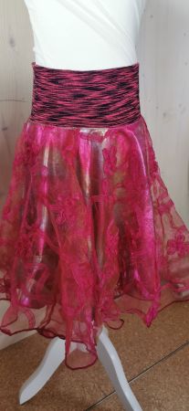 Pinker Tüll Rock, Gr. ca 98, Blumen, top Zustand