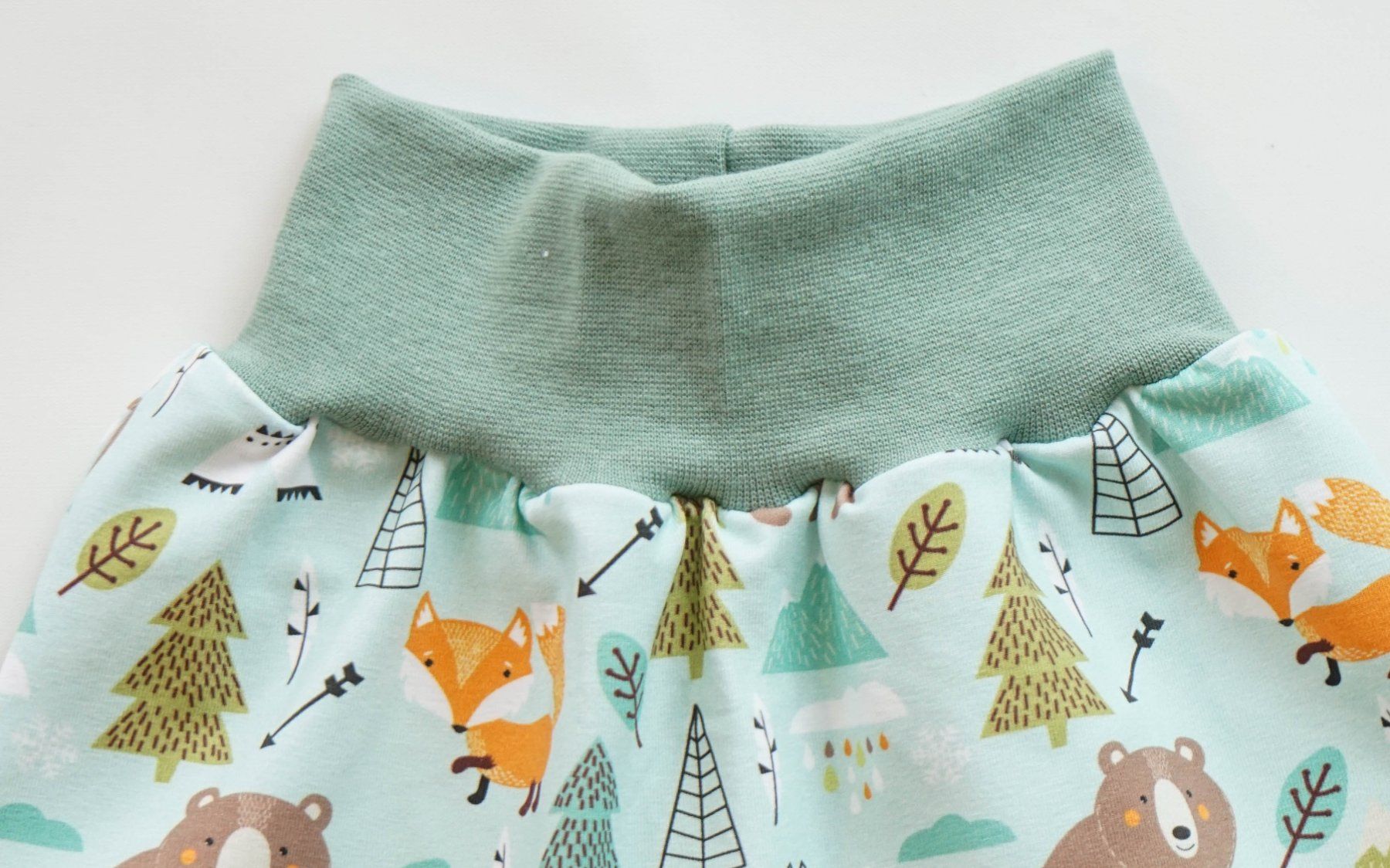 Pantaloni: Pumphose mit Waldtieren - Gr.80/86 NEU – Nuovo e nell'imballaggio originale da Zürich venduto da sambaum 2