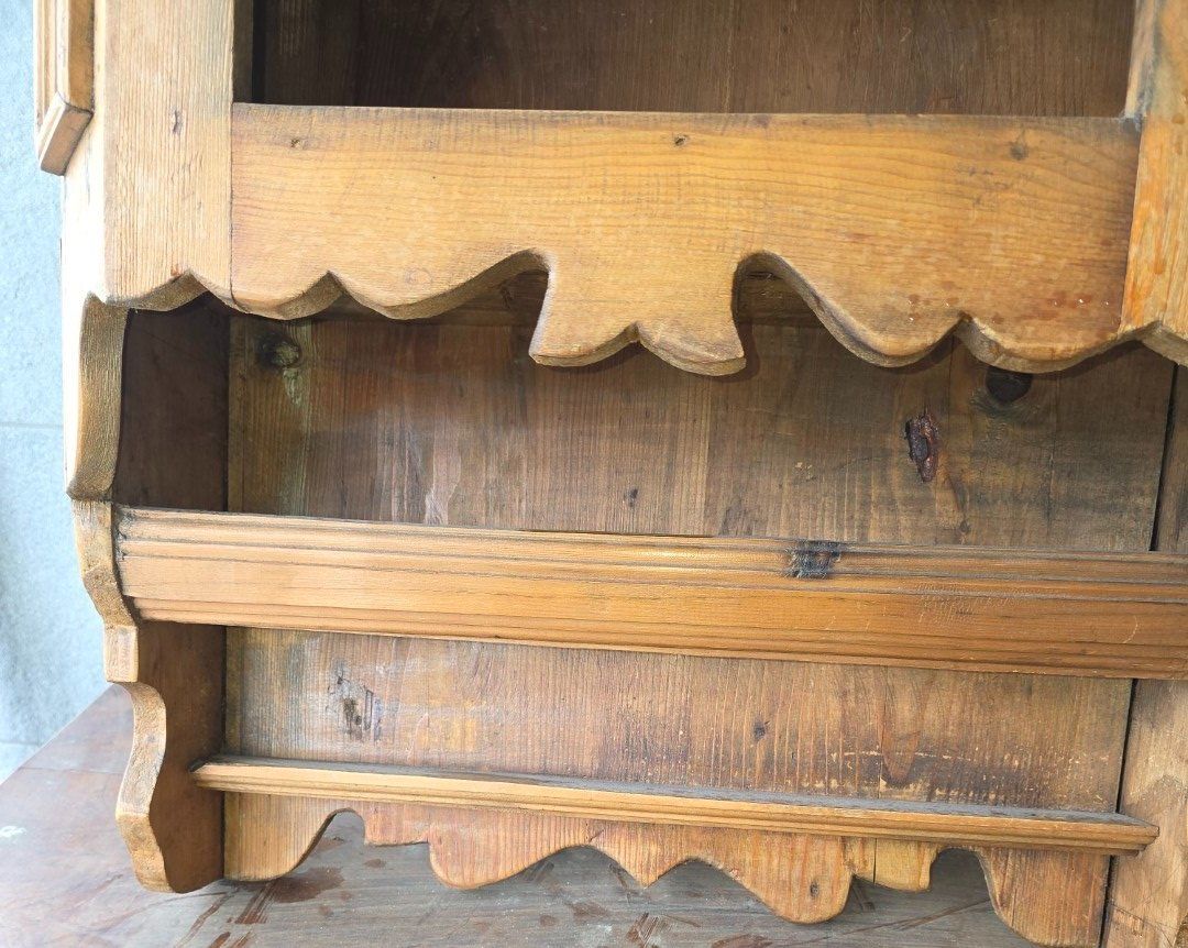 Armadi: Antikes Arven-Gänterli, Wandschrank handgeschnitzt – Usato da Flums venduto da Flumsantik 3