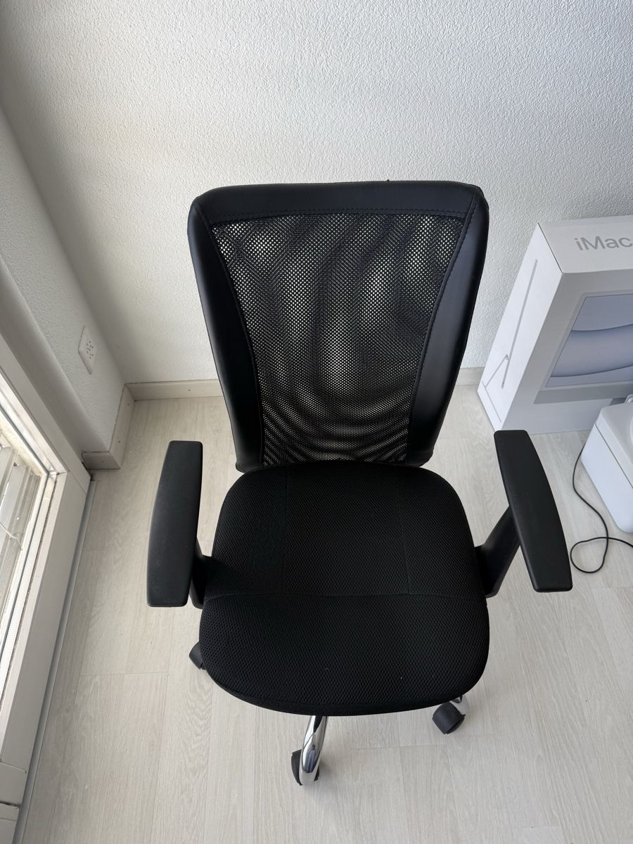 Chaises: Schwarzer Bürostuhl – D'occasion à Regensdorf par Skerk18 1