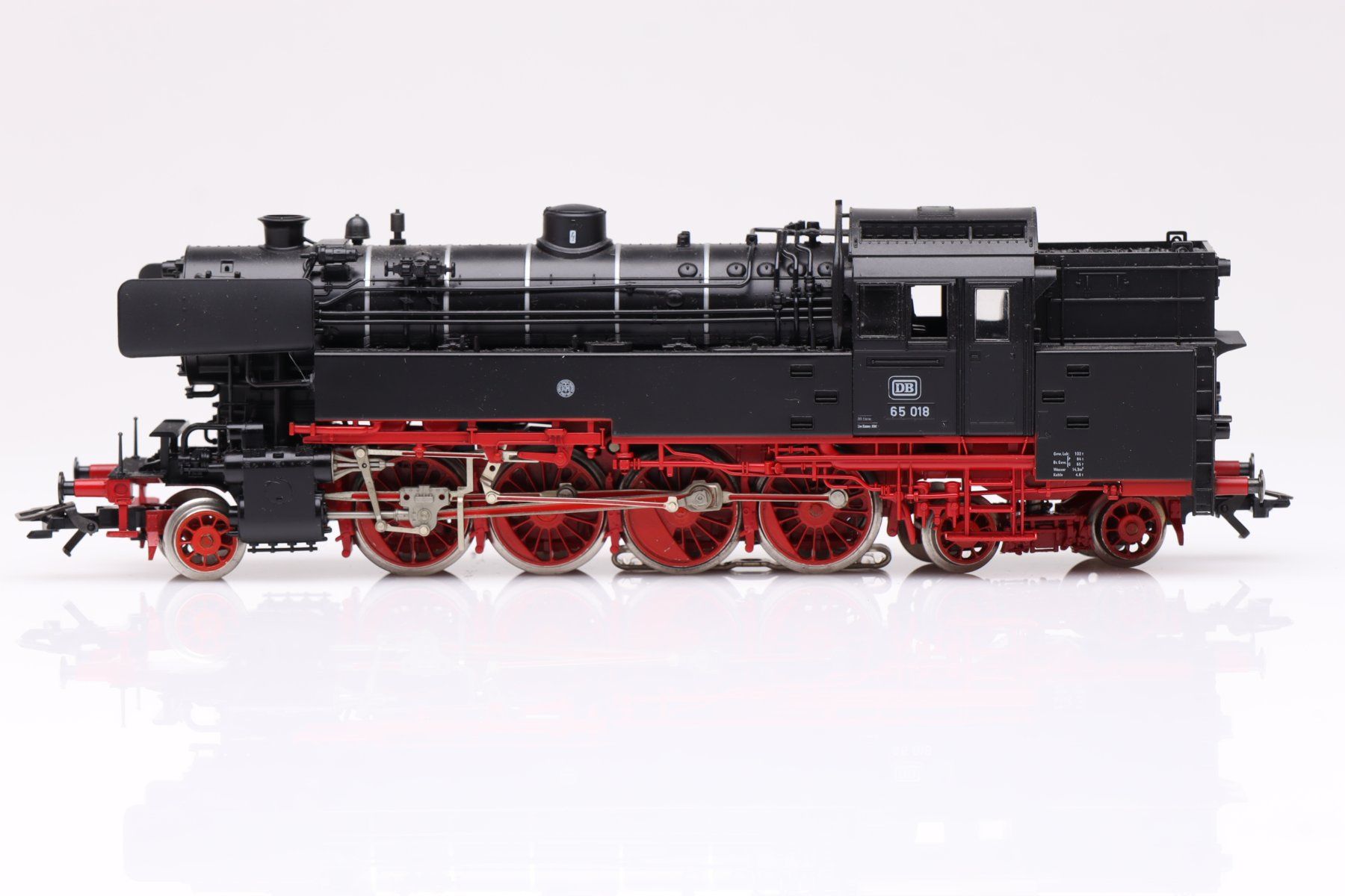Fleischmann Modellini di ferrovie: Fleischmann 4065 DB BR 65 018 Dampflok AC, H0 – Usato da Ried (Muotathal) venduto da Modellbahn.swiss 1