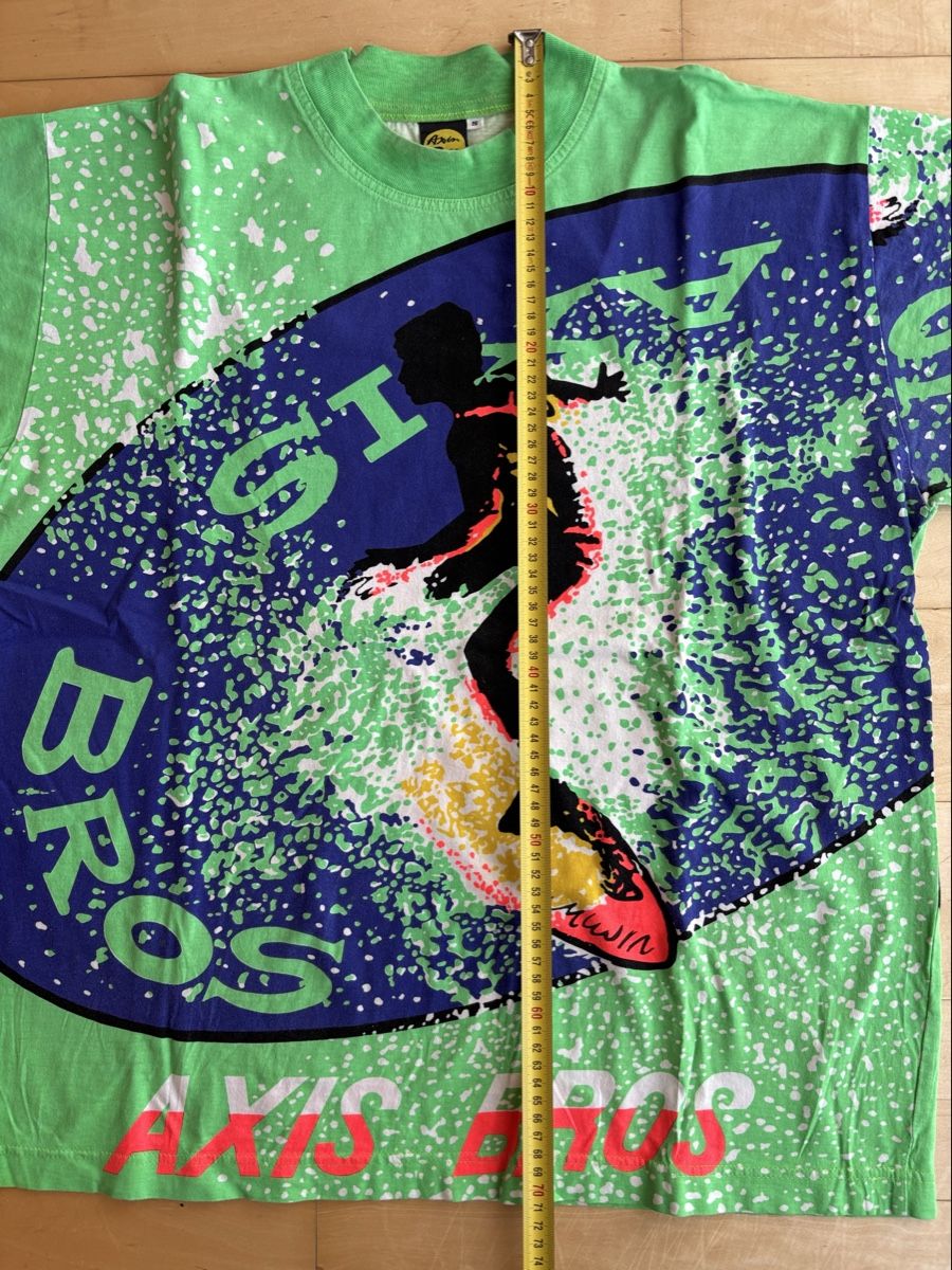 T-shirt: Vintage 90s Axis Bros Surf Tshirt – Usato da Belmont-sur-Lausanne venduto da Cedr_Barto 5