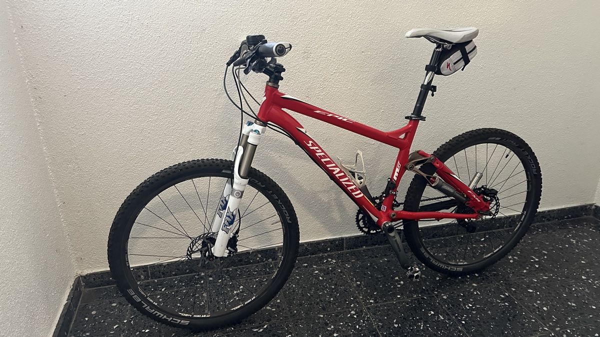 Specialized Biciclette: Specialized Epic Fully Mountainbike – Usato da Zürich venduto da Yvesna