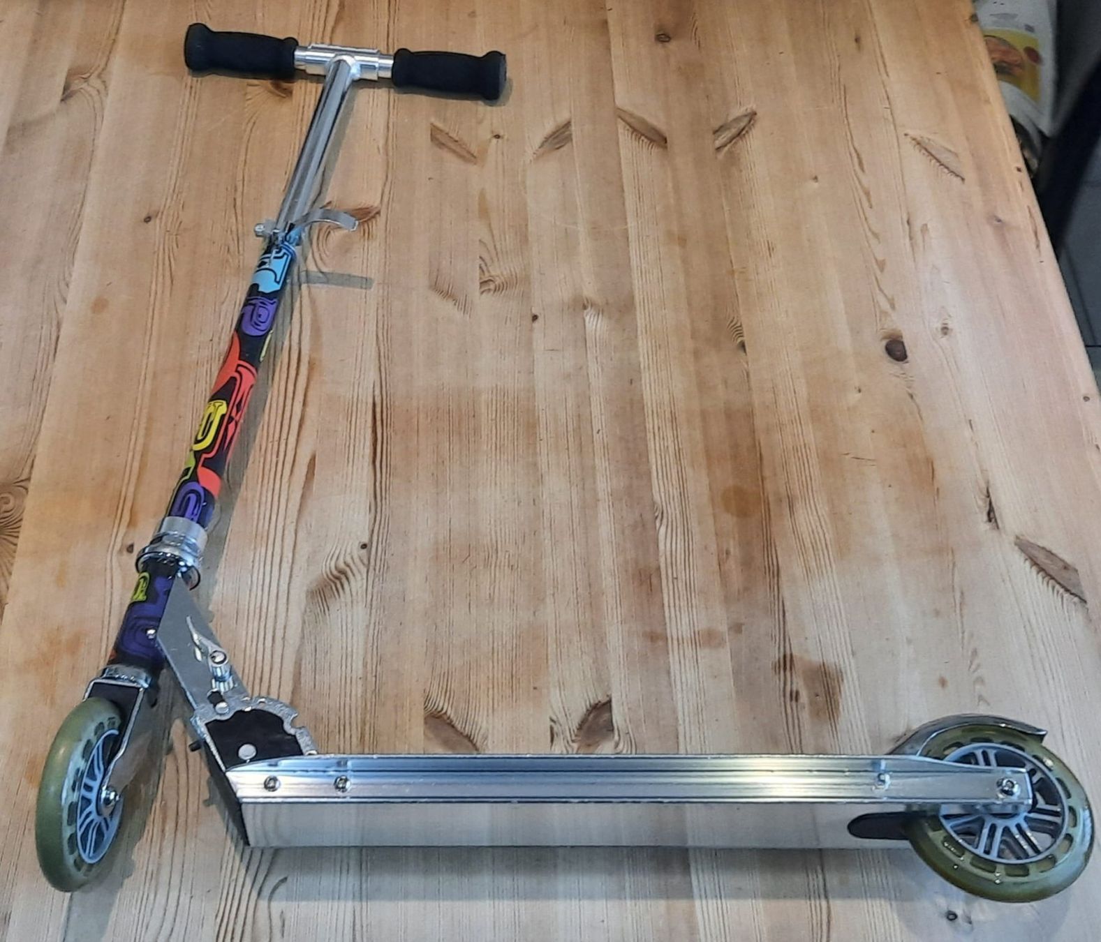 Kickboard: Kinderroller, Scooter, Kickboard, Tretroller, Kindergeschenk – Usato da Bernhardzell venduto da quellen7 1