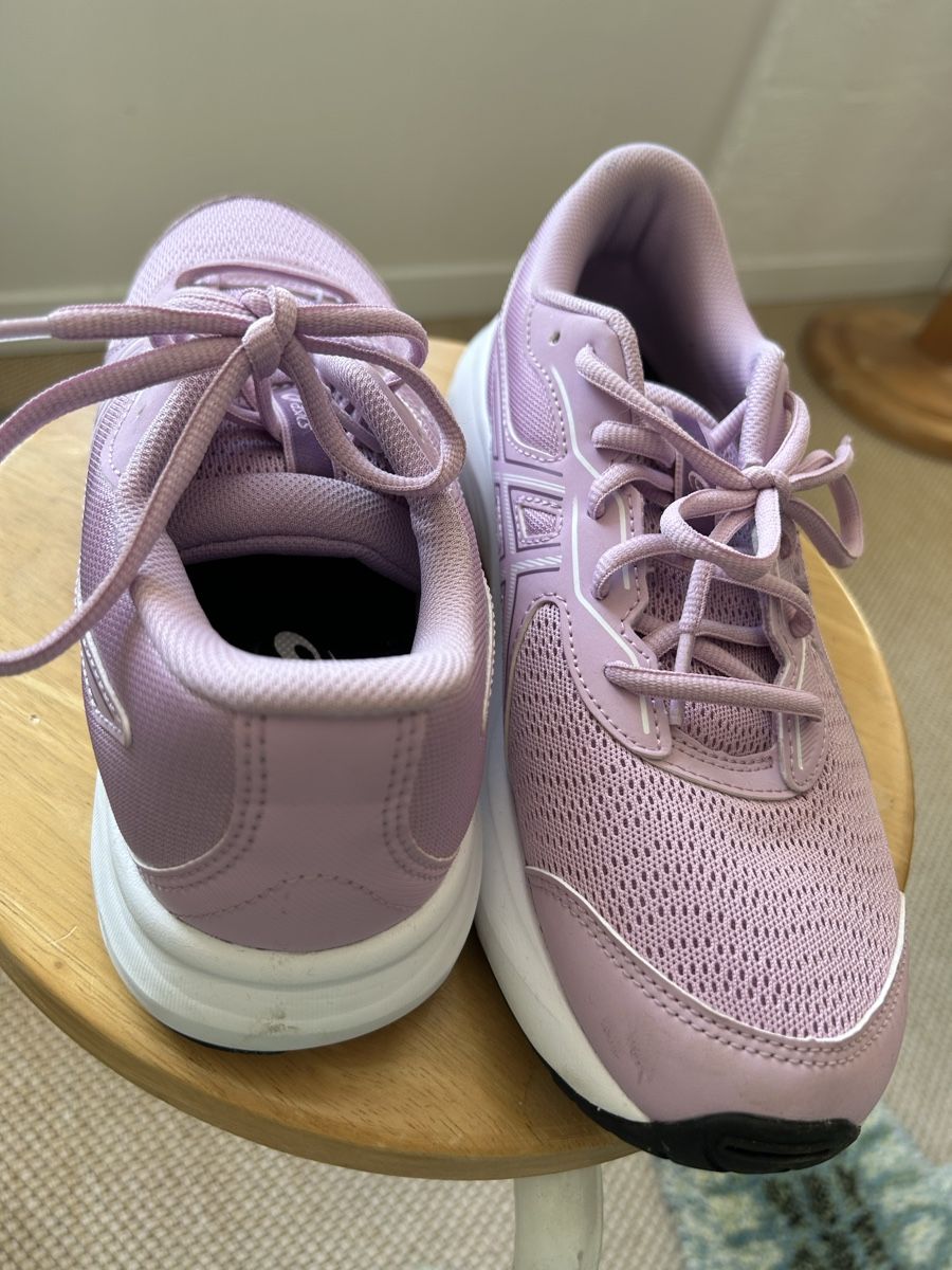 Asics Damenschuhe: Asics joggingschuhe sneaker – Gebraucht aus Wohlen b. Bern von Honeypie 1