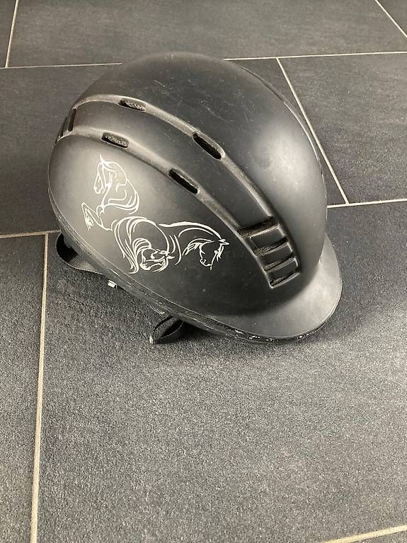 Helme: Reithelm – Gebraucht aus Niederbüren von Rothlinger