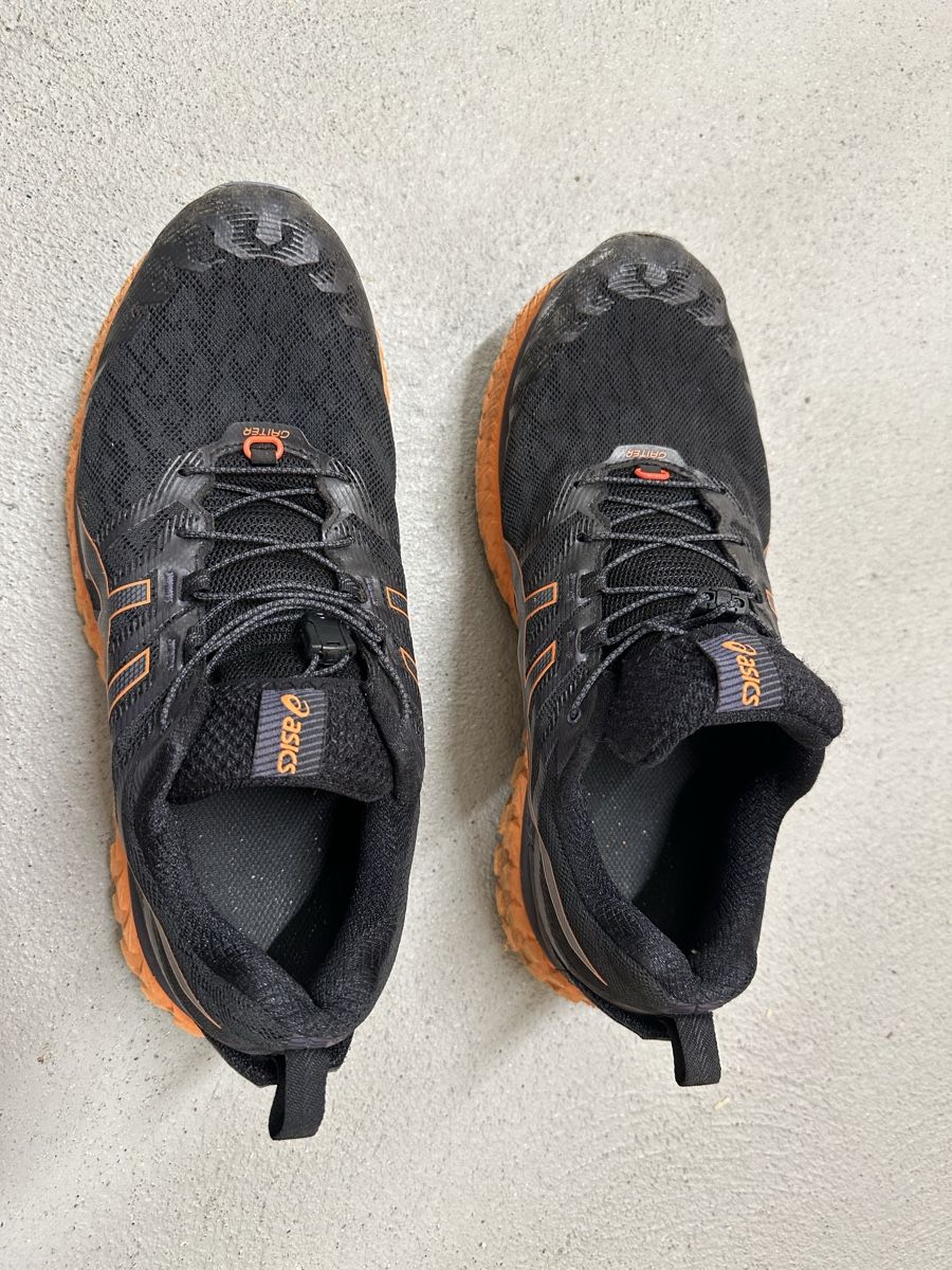 Asics Scarpe da uomo: chaussures de trail ASICS Trabuco Max taille 44 – Usato da Zürich venduto da Marcouyou