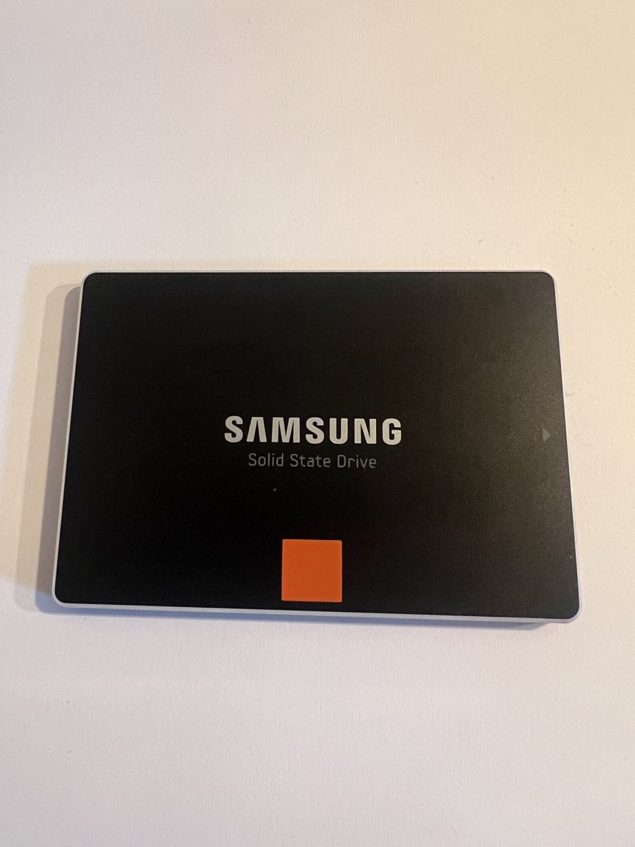 Samsung Dischi rigidi: Samsung SSD 840 PRO 256GB – Usato da St. Gallen venduto da Costy02