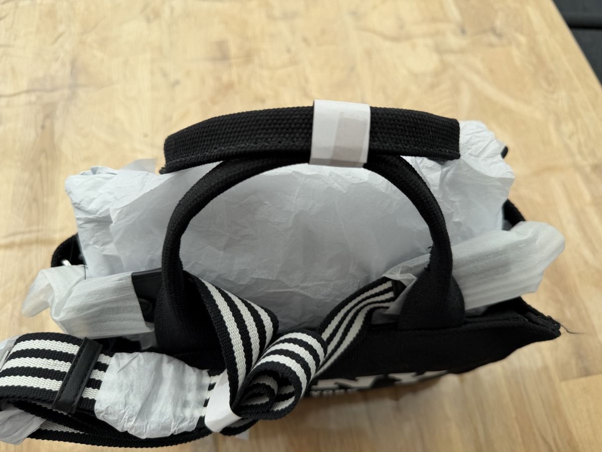 DKNY Sacs femmes: DKNY Tasche  – Neuf (Voir description) à Rupperswil par Maddl85 1