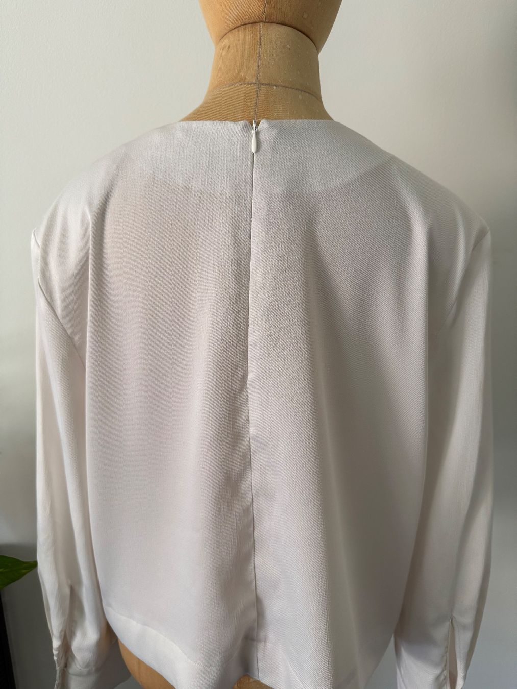 H&M Camicette: H&M Bluse Creme M Schulterpolster Elegant Langarm – Usato da Lugano venduto da rebecca.wardrobe 8
