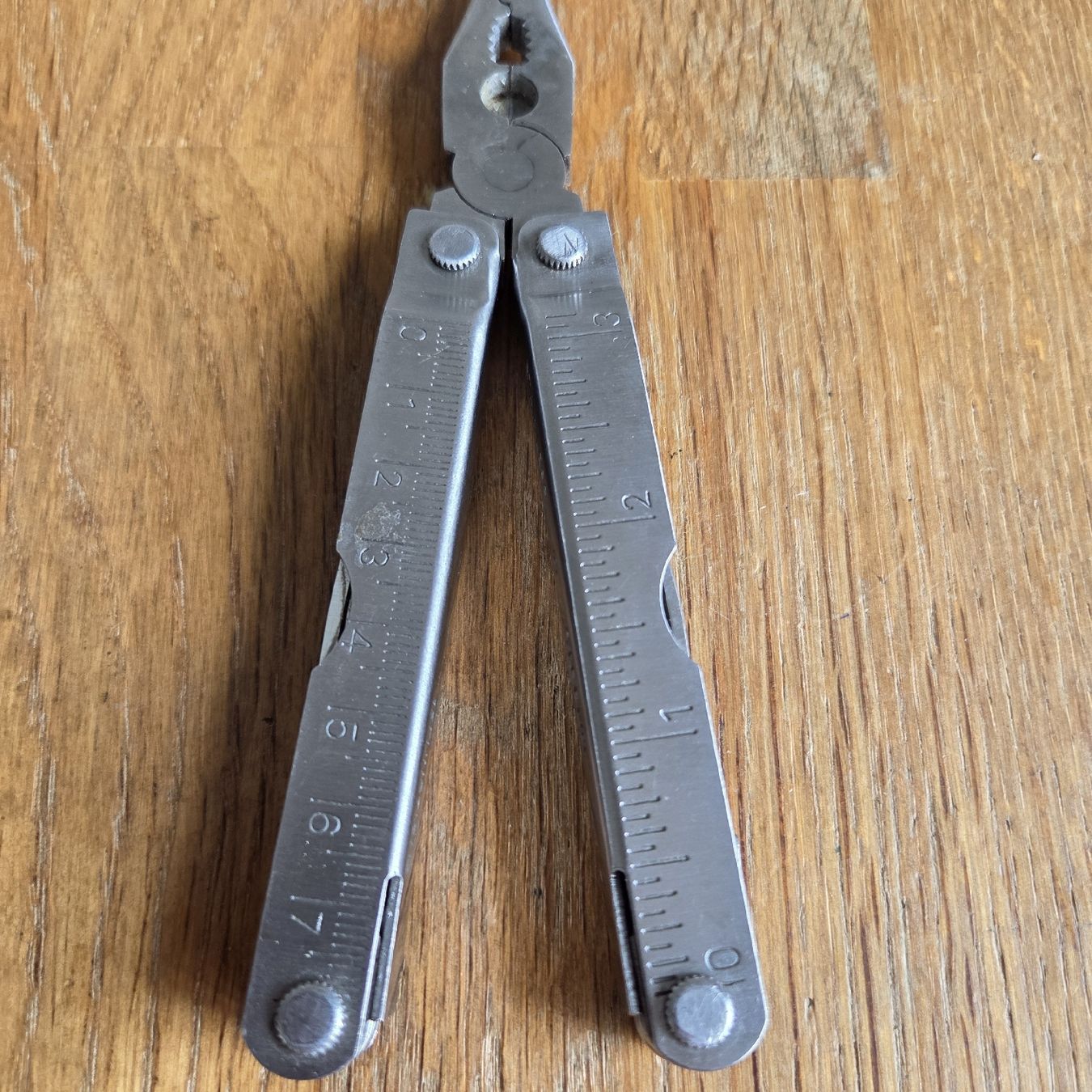 Alle Werkzeuge: Multifunktionstool Stainless Steel  – Gebraucht aus Stans von Ducati16 5