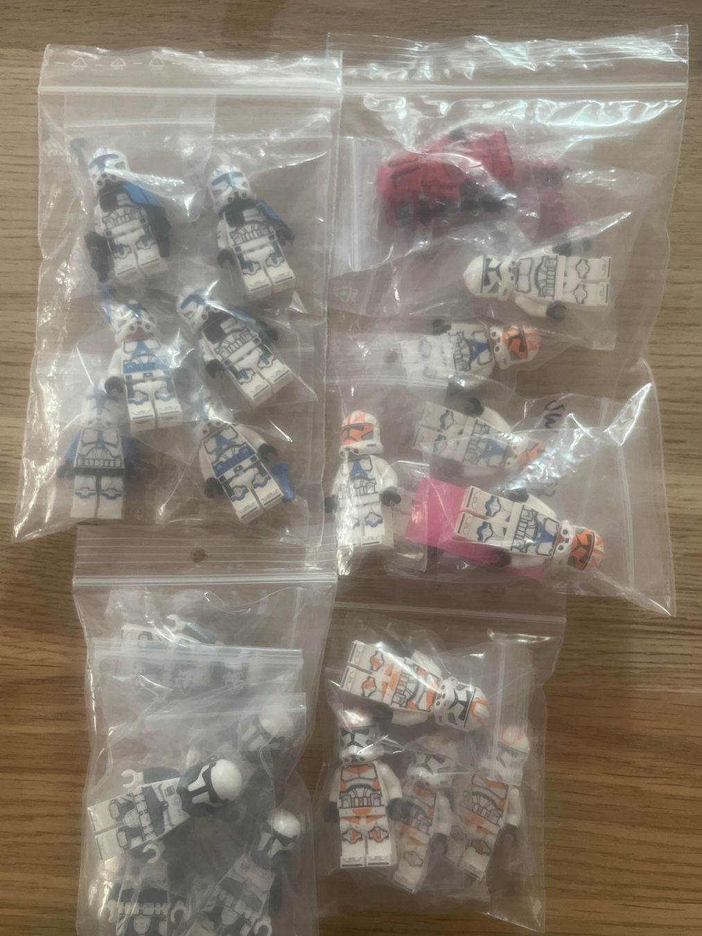 Lego Giocattoli: Lego Star Wars Minifiguren Clone neu ab 1.- – Nuovo (secondo la descrizione) da Wimmis venduto da Aluethi