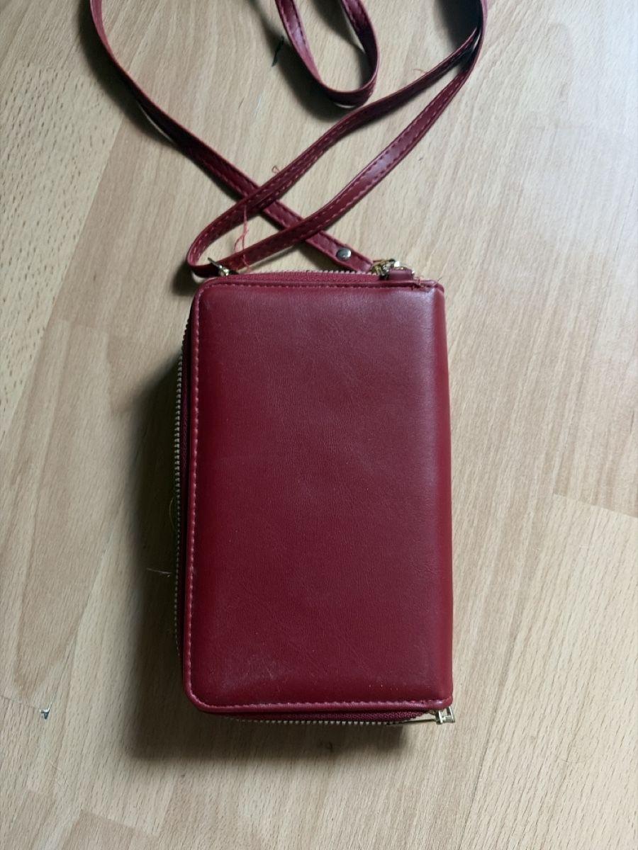 Taschen für Damen: Rote Tasche – Gebraucht aus Bern von mil_25l6 1