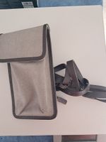 Handtasche aus Stoff, hellgrau mit dunklen Lederdetails