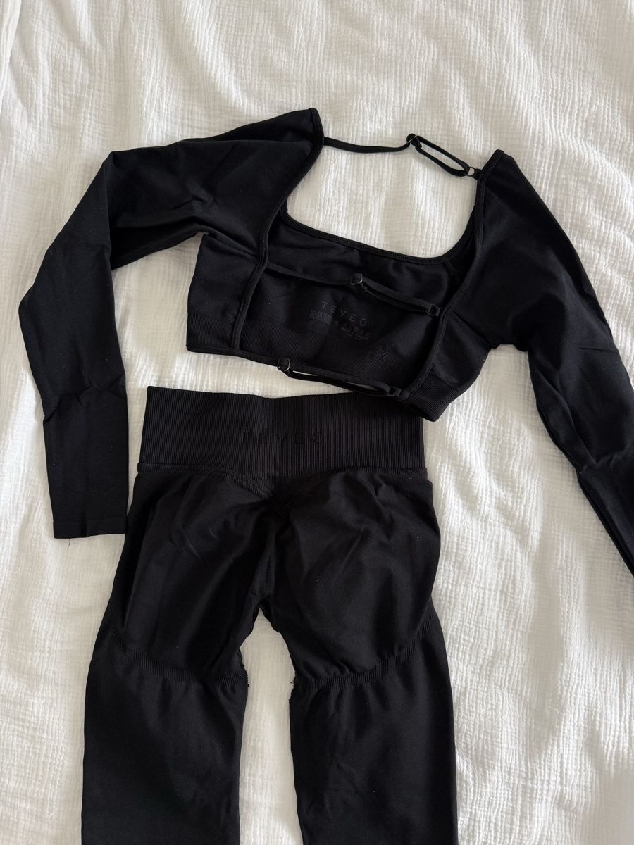Lots de vêtements: teveo set  – D'occasion à Altikon par borchardt.sara