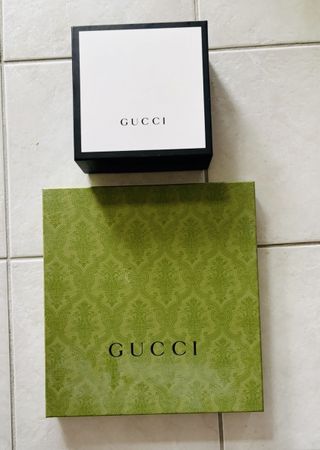 Zwei Gucci Boxen Schachteln