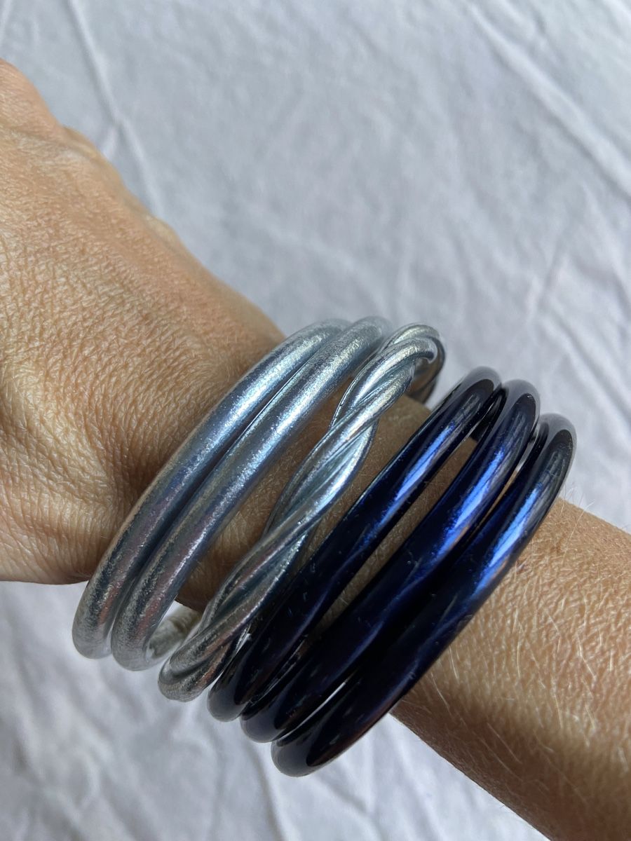 Armbänder & -reifen: Joncs navy set de 3 – Gebraucht aus Lausanne von lau_8vk7 3
