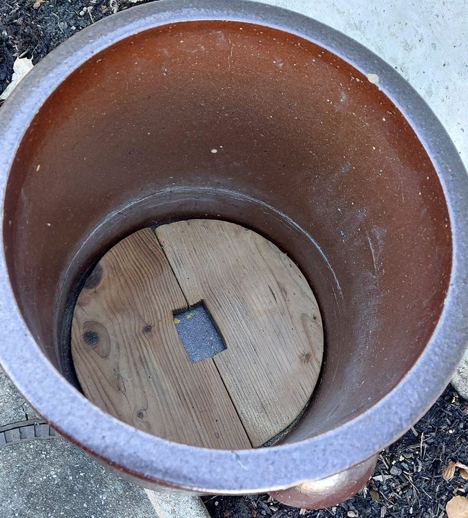 grosser, alter Steinguttopf (Sauerkrauttopf) mit Pressplatte | Kaufen ...