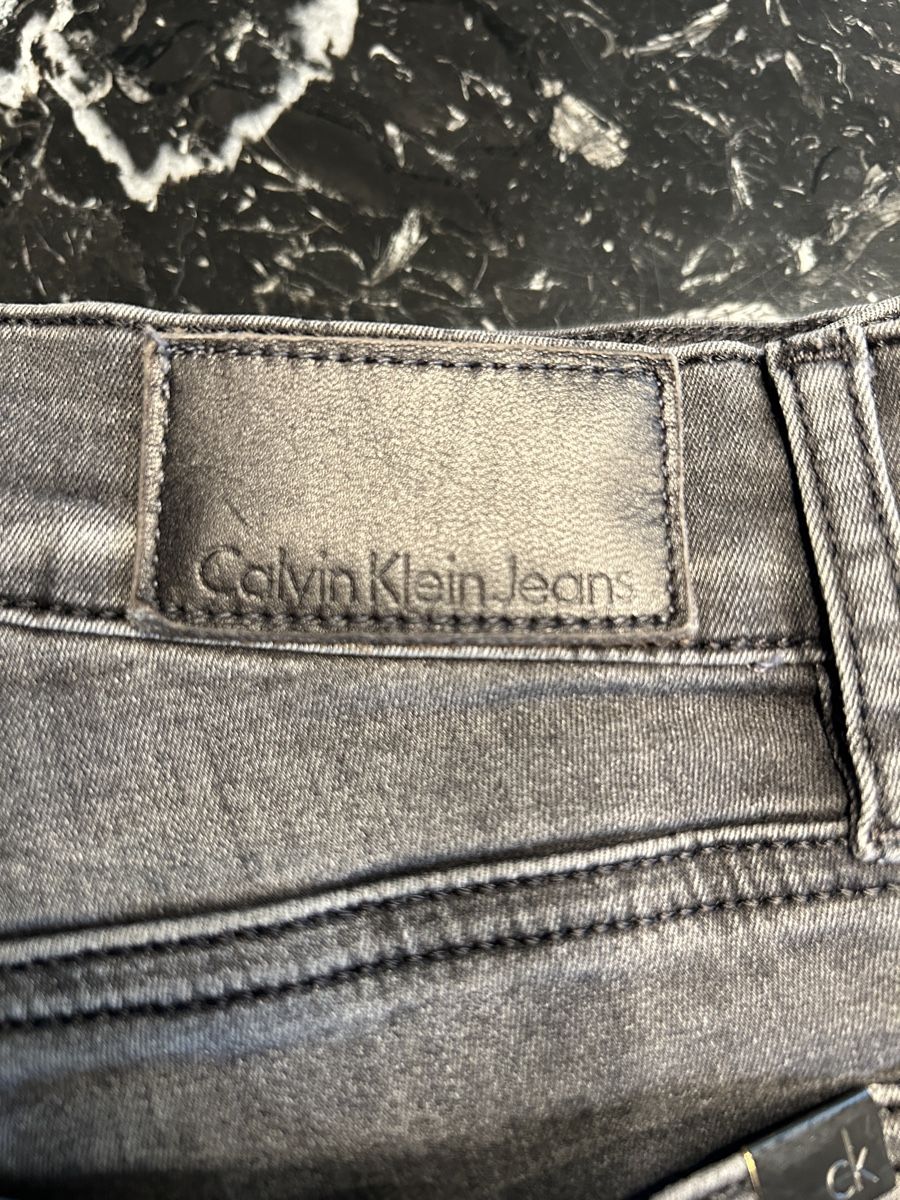 Calvin Klein Jeans: Calvin Klein Jeans, schwarz, Gr. 28/30 – Usato da Gümligen venduto da Pygmalion 4