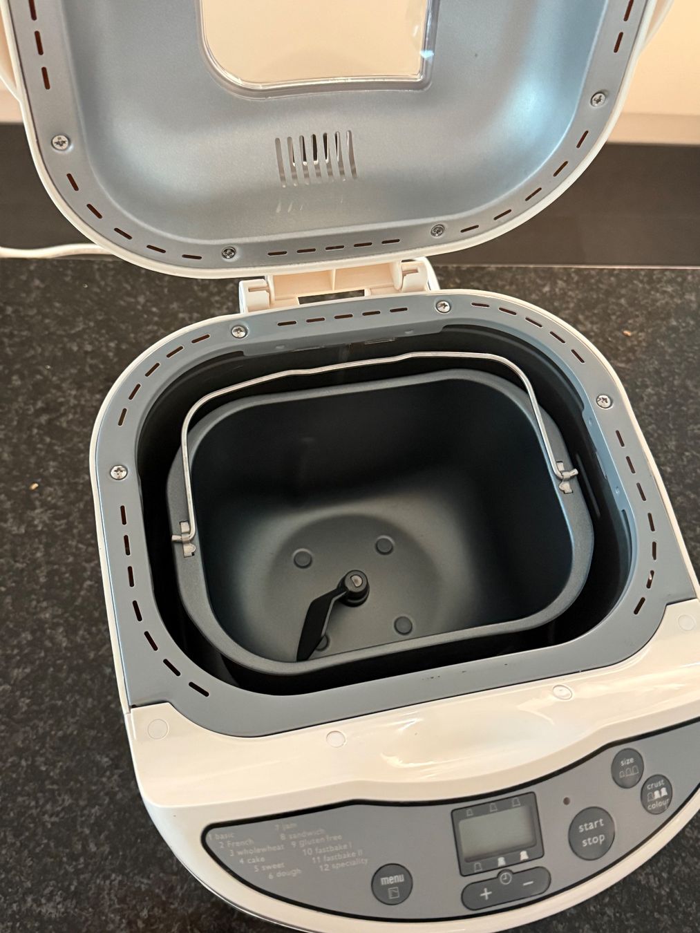 Russell Hobbs Elettrodomestici da cucina: Russell Hobbs Brotbackautomat – Nuovo (secondo la descrizione) da Schliern b. Köniz venduto da jul_ly8x 1