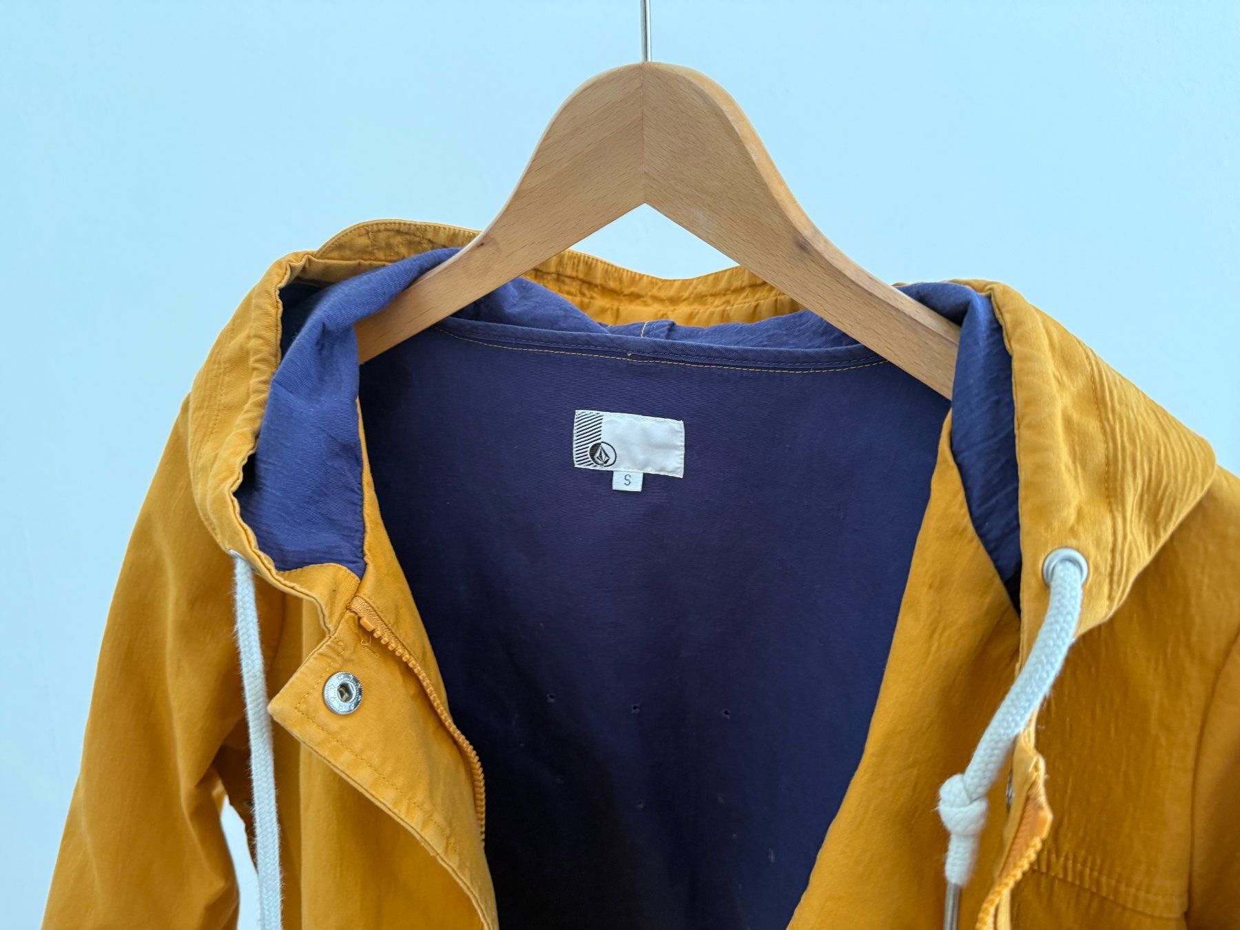 Volcom Giacche: Gelbe Volcom Jacke, regenabweisender Stoff – Usato da Basel venduto da Smarten 2