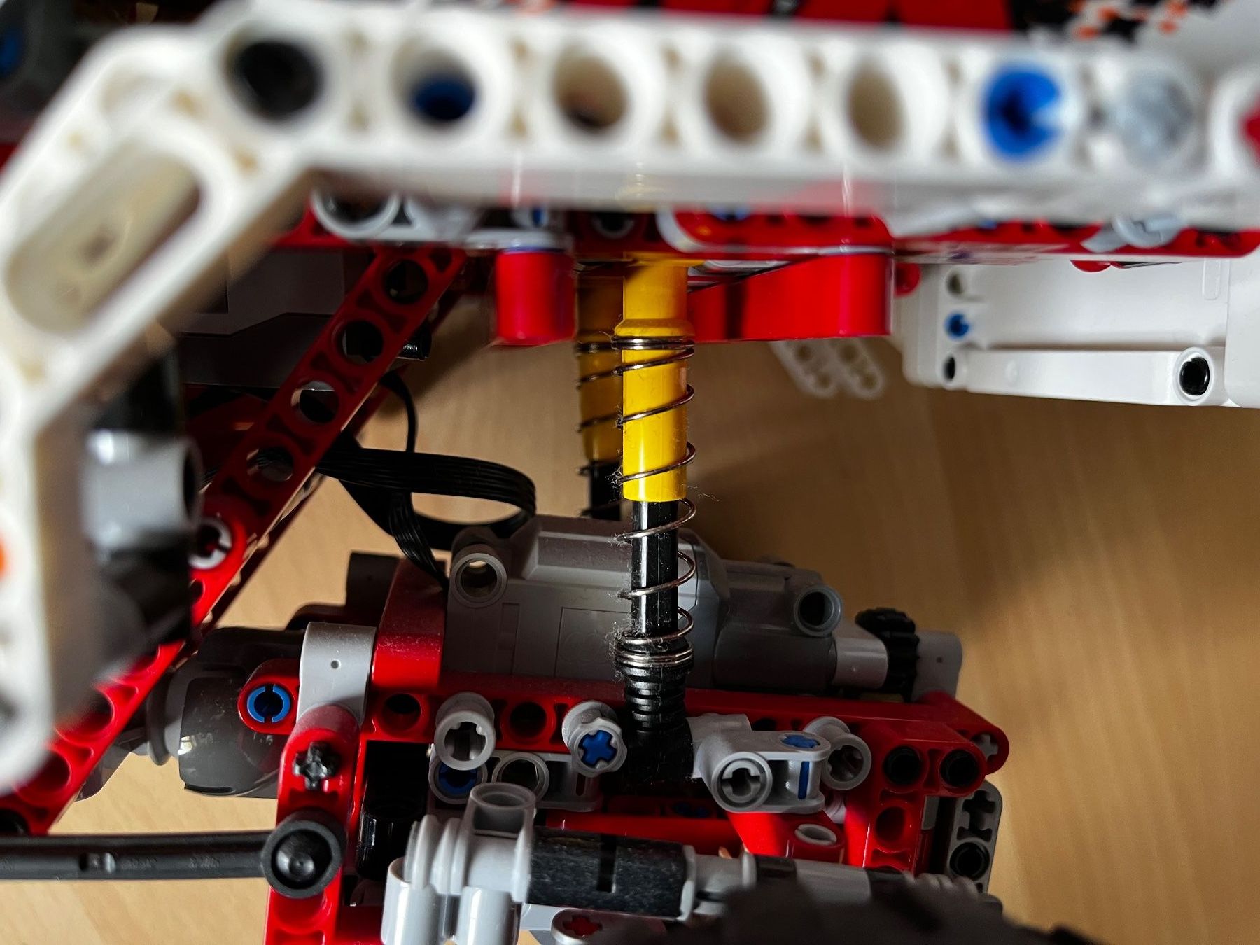 Lego Spielzeuge: Lego Technic 4x4 grosser Offroader 9398 mit Motor – Gebraucht aus Gossau SG von  6