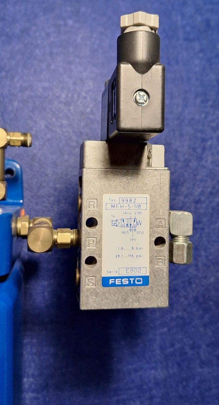 Altri prodotti elettronici: Bijur Spraymist systeme de lubrification automatique – Usato da Bussy FR venduto da 023 2