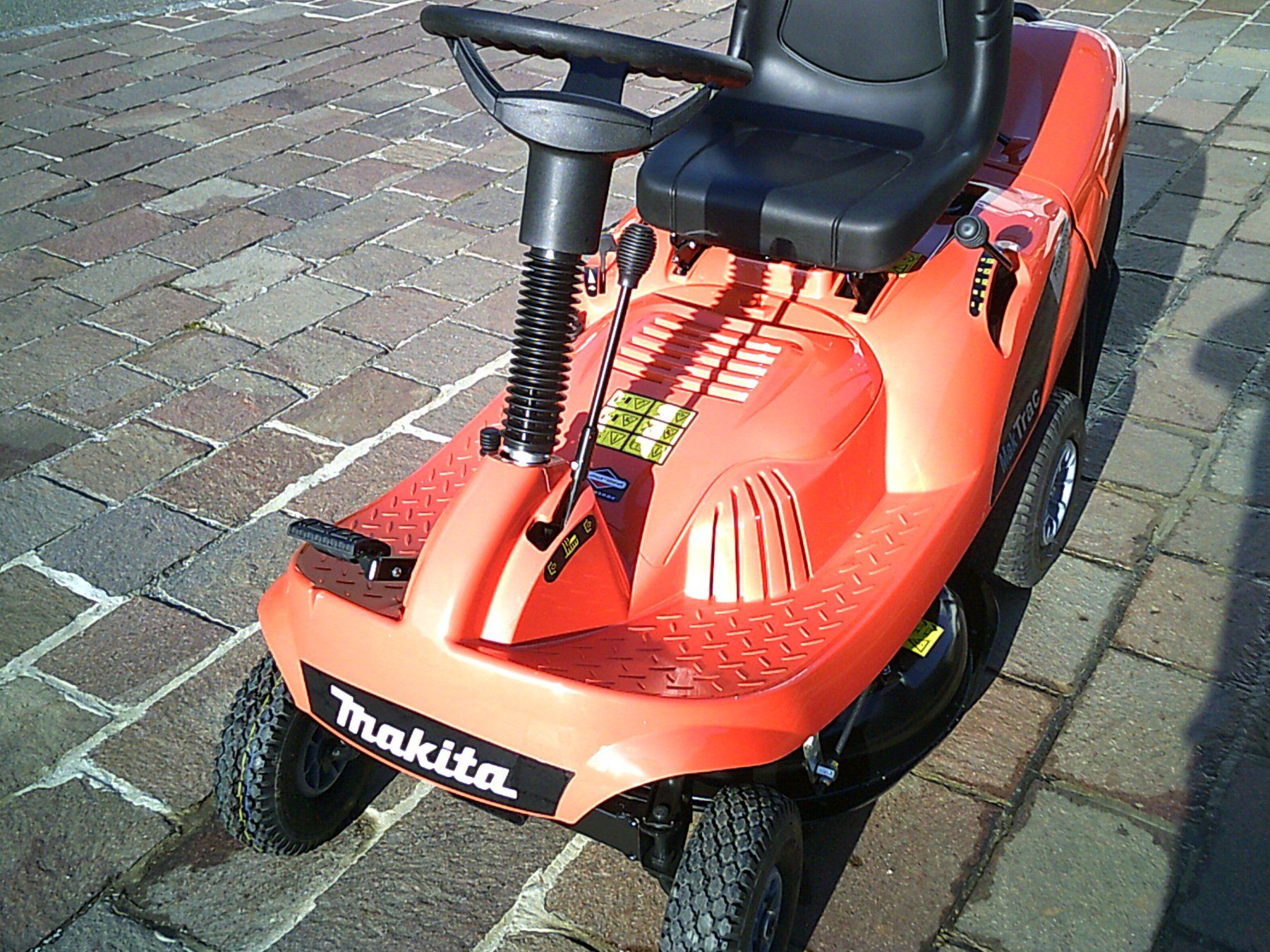 Makita Tagliaerba: AUFSITZMÄHER MAKITA - DOLMAR – Nuovo (secondo la descrizione) da ziefen venduto da recher2 1