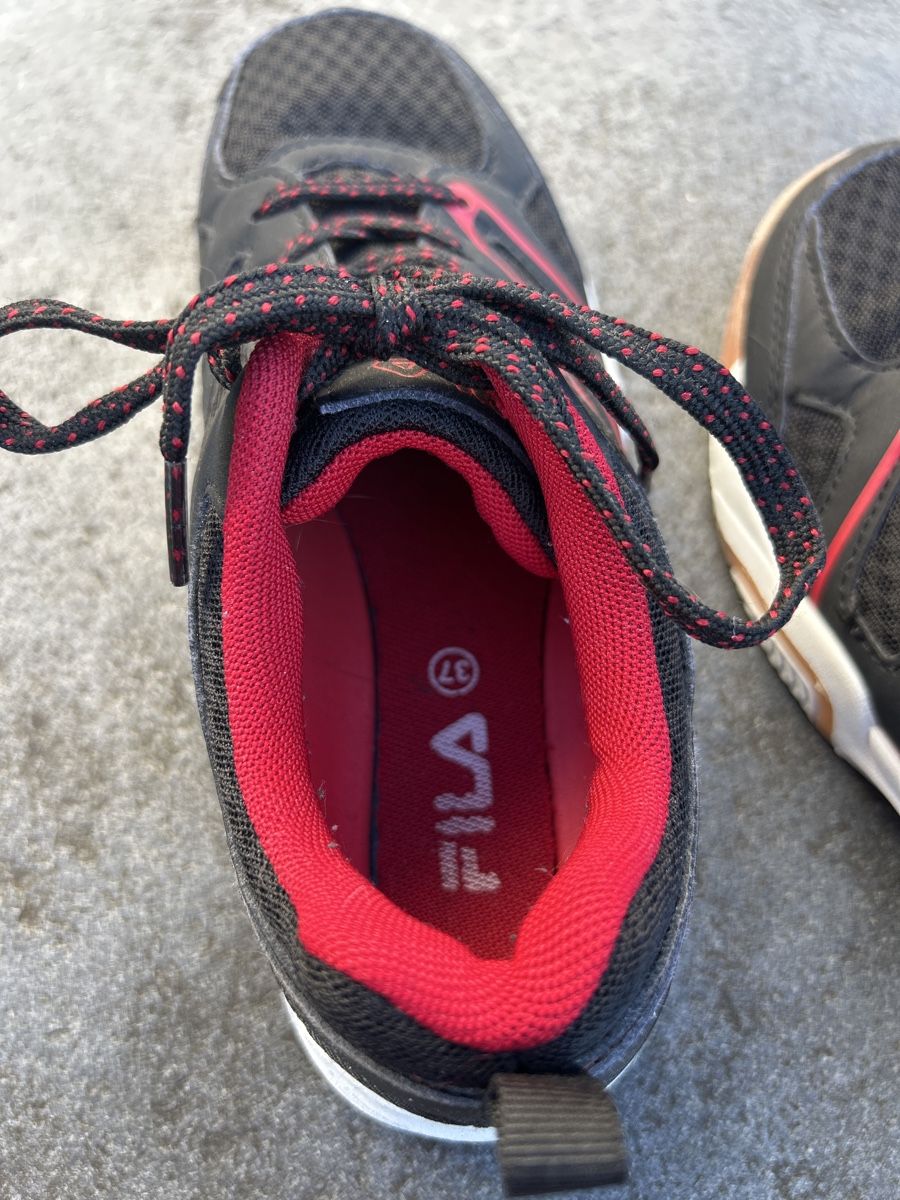 Herrenschuhe: Fila Turnschuhe, Grösse 37. Hallenschuh – Gebraucht aus Arisdorf von Checkmaster 2