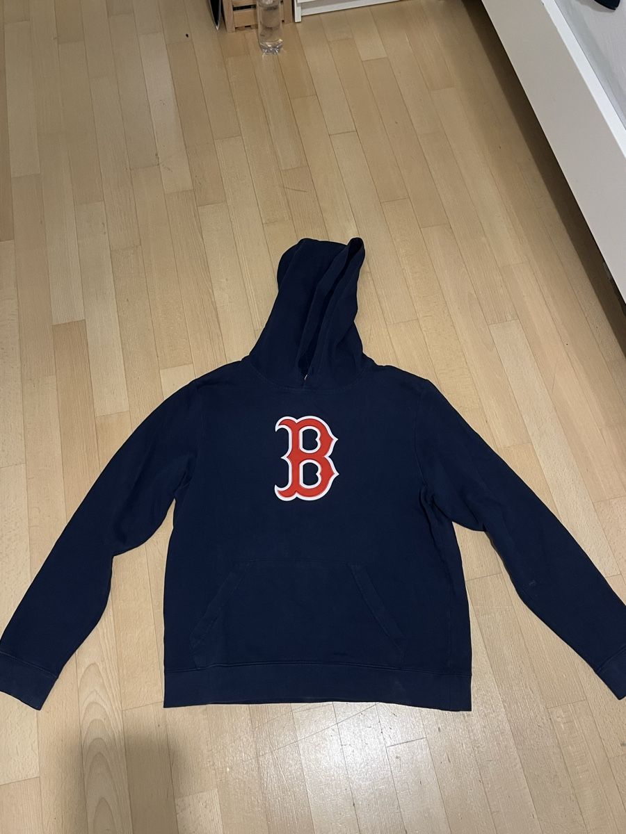 Maglioni & Felpe: Boston Hoodie – Usato da Binningen venduto da fiona_pini