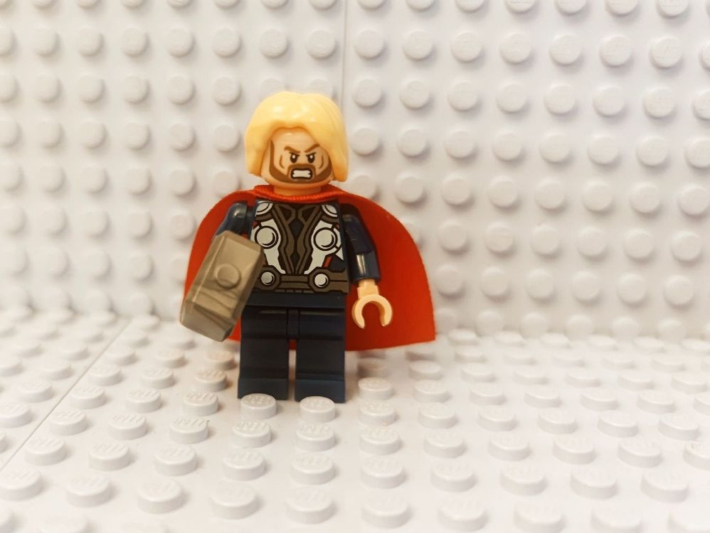 Marvel Thor, with hammer mini figure | Kaufen auf Ricardo