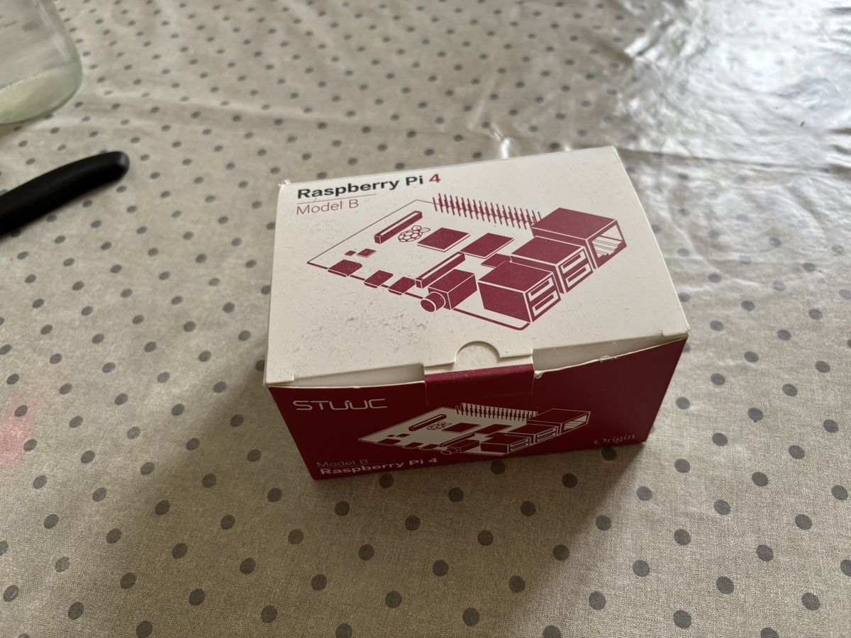 Raspberry Pi Elektronikbauteile: Raspberry Pi 4 Model B Kit, complet, neuf – Neu und originalverpackt aus Neuchâtel von xal_8tj6 1