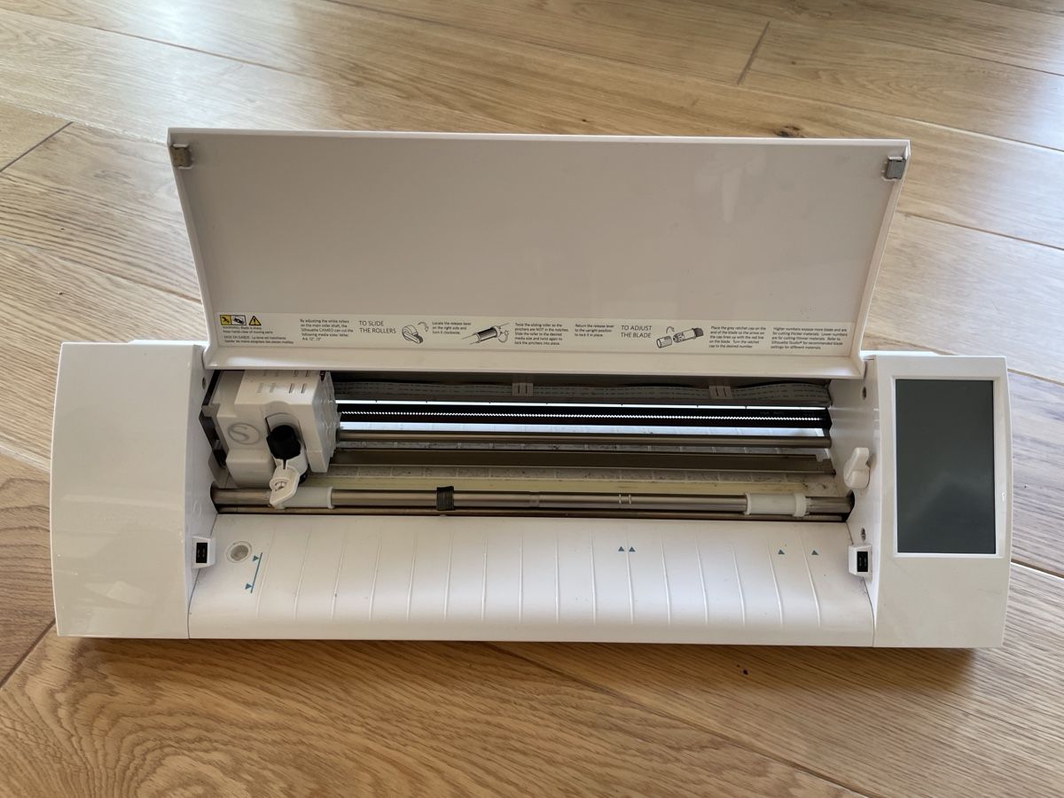 Stampanti: Traceur de découpe Silhouette Cameo 2 – Usato da Correvon venduto da silasmoser 1
