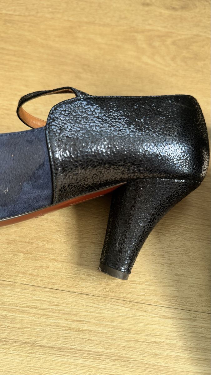 Chie Mihara Chaussures femmes: Chi Mihara Riemchen-Pumps, Grösse 37.5 – D'occasion à St. Niklausen LU par Ispaar 3