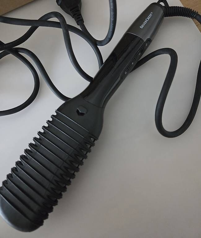 Autres soins des cheveux: SilverCrest Haarglättungsbürste – D'occasion à Sempach par cel_b68m 1