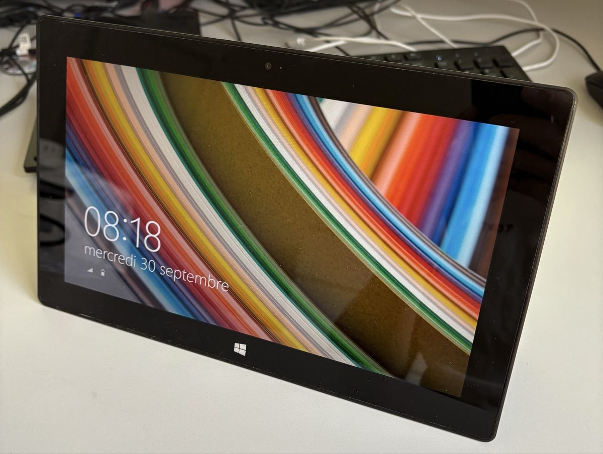Microsoft Tablet PC: Microsoft Surface Tablet Windows 8RT – Usato da Moutier venduto da EtDu1417 1