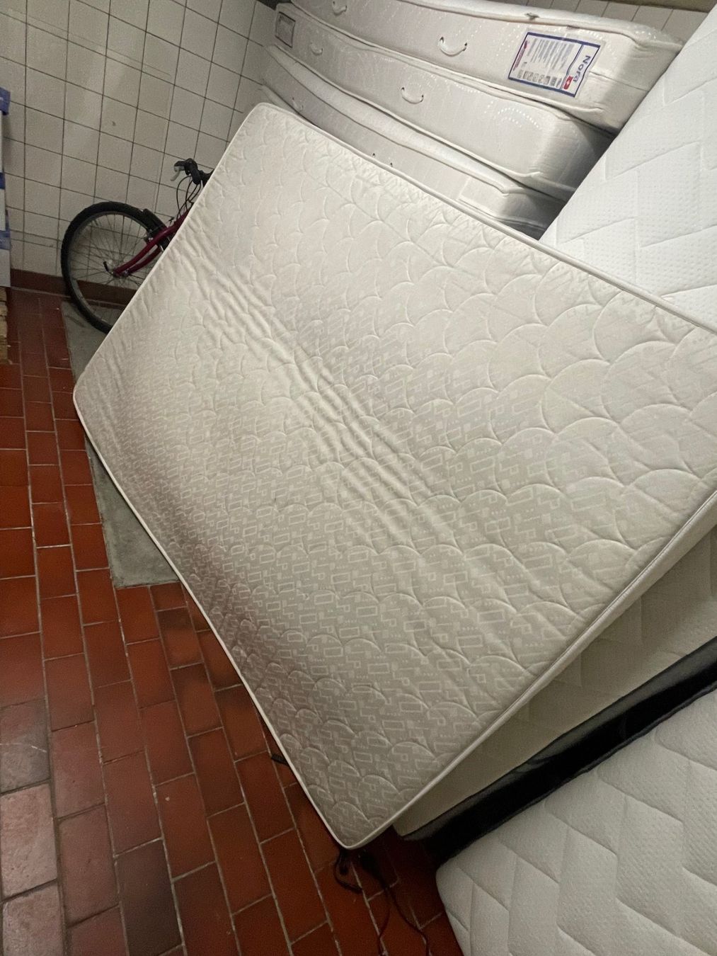 Matelas: Matratze 90x195 cm – D'occasion à Interlaken par MerkurWest