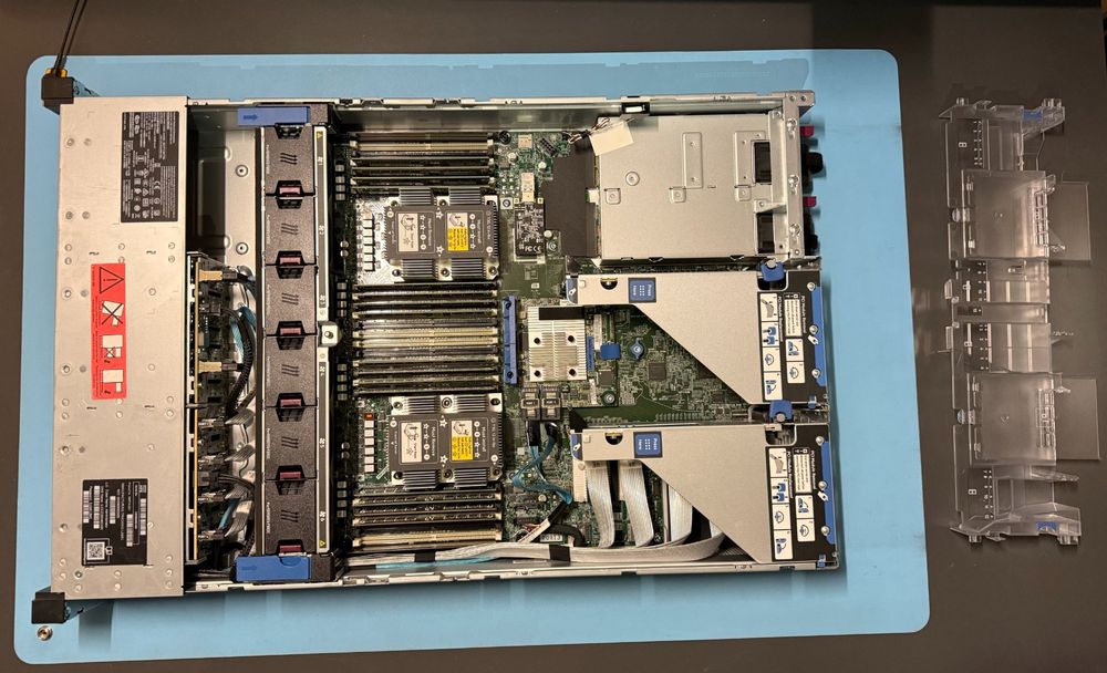 DL380 Gen10 G10 8+8 SFF, 2x 6138, 256GB, 6.4TB SSD, Rails (Gebraucht ...