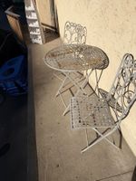 Gartentisch mit 2 Klappstühle