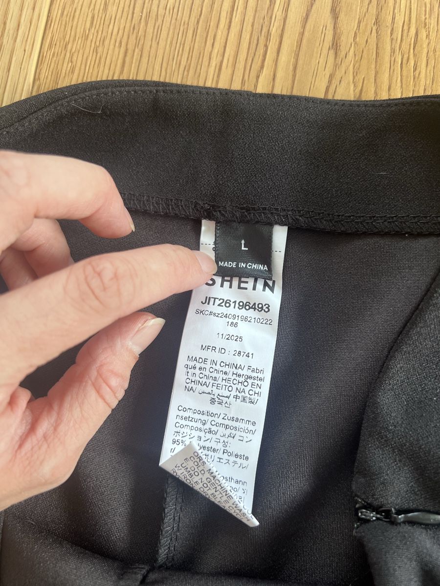 Shein Röcke: Rock mit Shorts Schwarz Grösse L – Neu (gemäss Beschreibung) aus Breitenbach von Saskia.Betschart 2