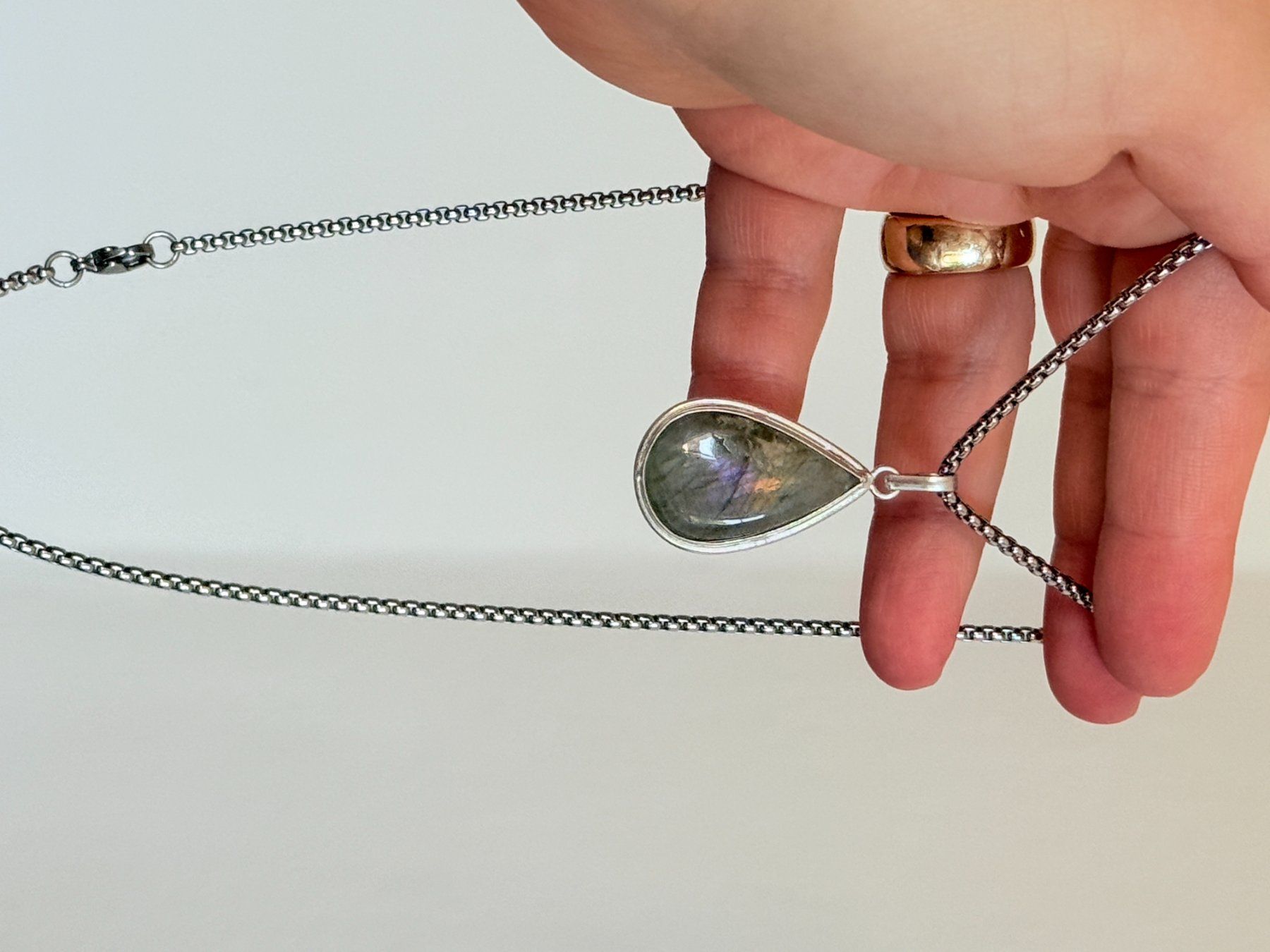 Catenine: Collier labradorite, élégant et tendance ✨ – Nuovo e nell'imballaggio originale da Genève venduto da AWWA 1