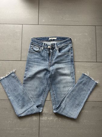 Levi’s Jeans 24