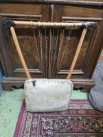 Traditionelle Afrik. Leier mit Fellbezug Holz 60 cm (D1)