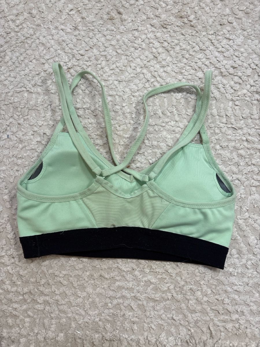 Nike Top: Nike Sport bh – Usato da Winterthur venduto da Stupu7hs 1
