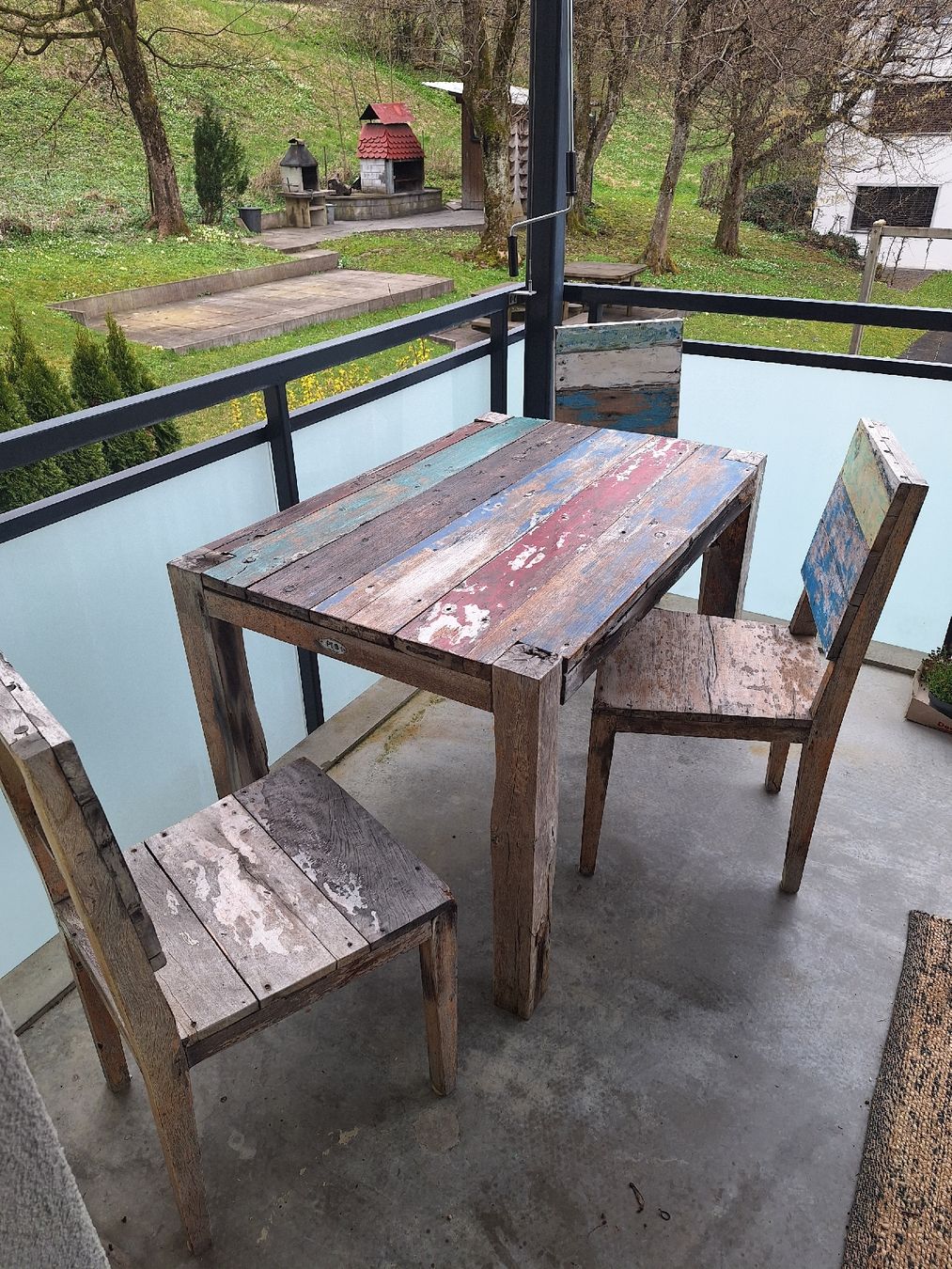Tavoli: Stylischer Gartentisch mit 3 Stühlen von Ploss – Usato da Schlieren venduto da tob.kur
