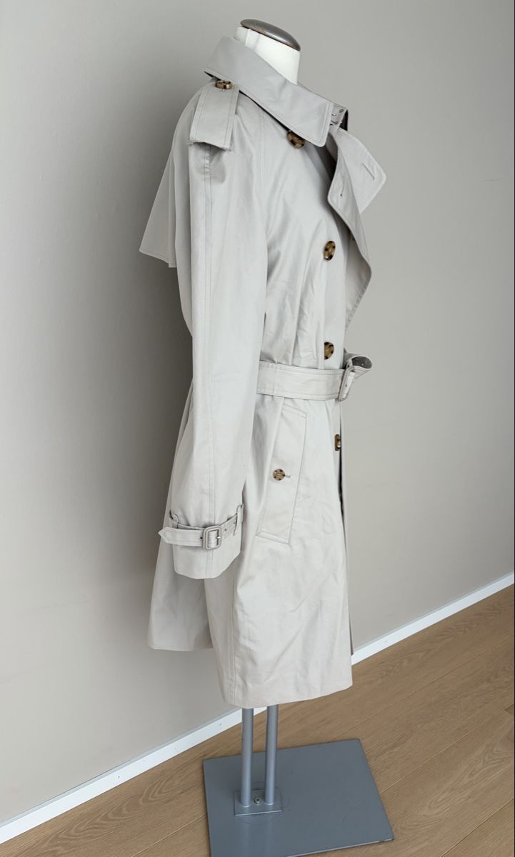Burberry Cappotti: BURBERRY Trenchcoat Gr.42 NP1800,- – Nuovo (secondo la descrizione) da Degersheim venduto da Starkigel 1
