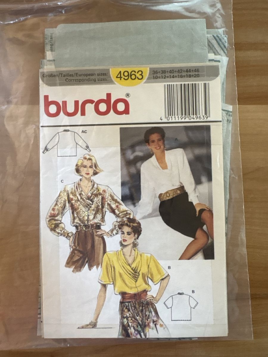 Cartamodelli: Schnittmuster für Damen Bluse – Usato da Rümlang venduto da euqinom16