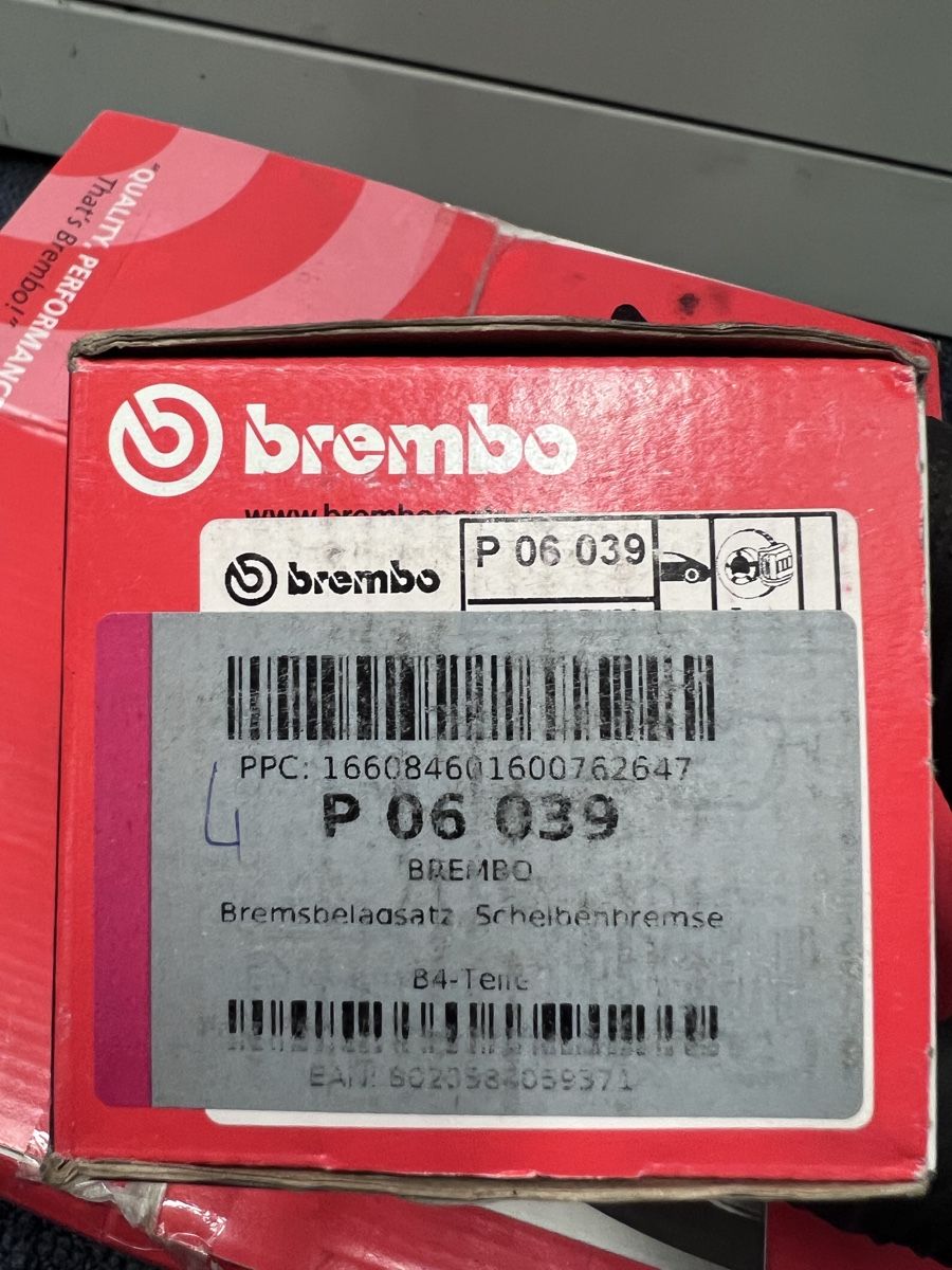 Brembo Tutti pezzi di ricambio auto: Brembo Bremsbeläge & Scheiben für BMW E90/E91/E92/E93 2005-2 – Nuovo e nell'imballaggio originale da Illnau venduto da R-Audi 1