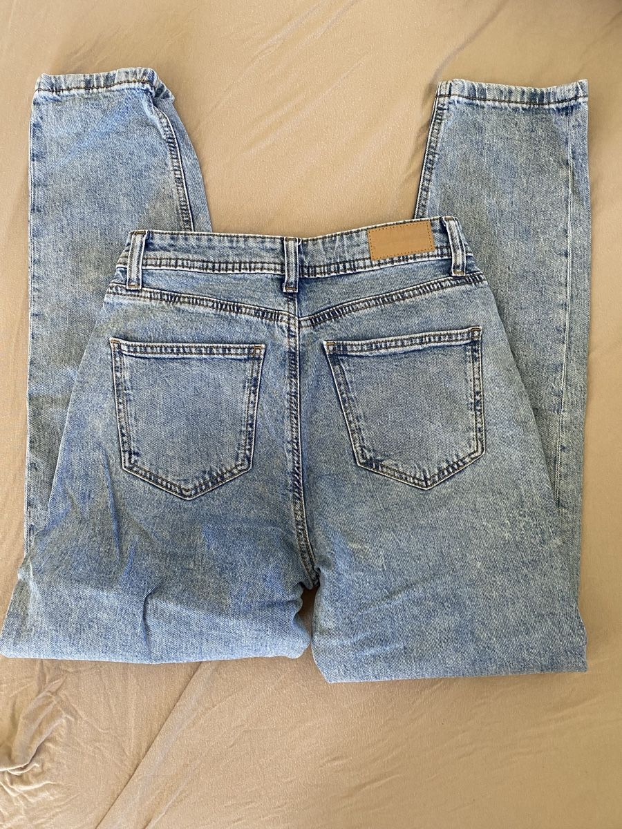 C&A Jeans: Jean Mom Clockhouse bleu clair taille 36 – Usato da Villars-sur-Glâne venduto da mel_6q5w