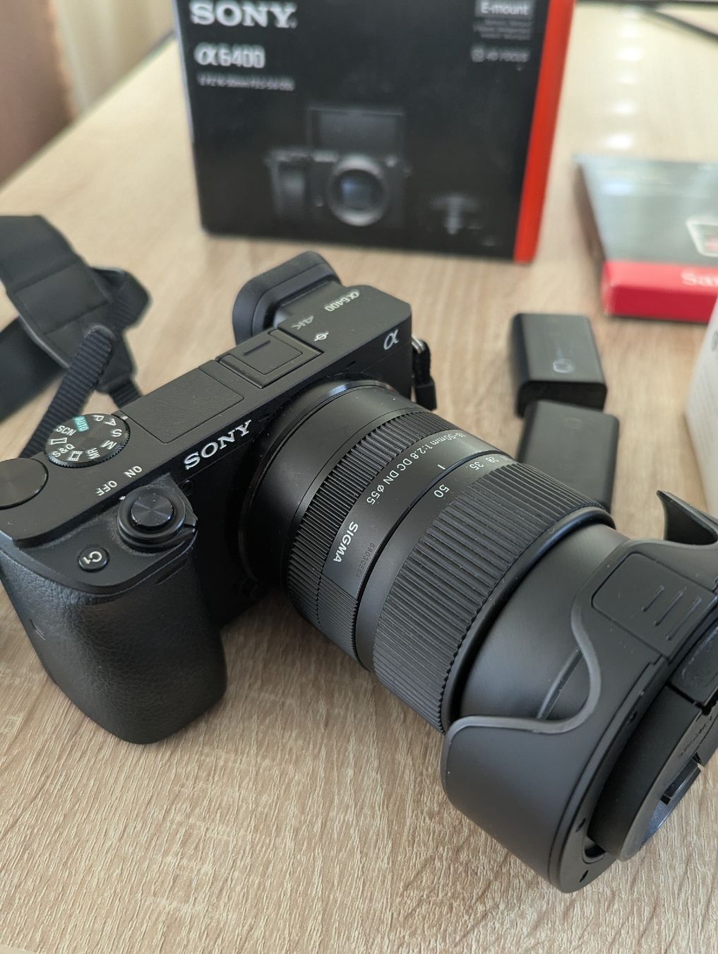 Sony Appareil photo: Sony A6400 kit + Sigma 18-60mm 2.8 + accessories – Neuf (Voir description) à Zürich par ioa_bsc6